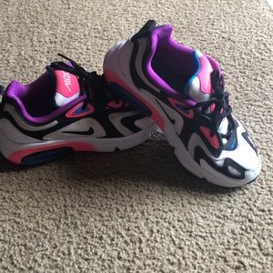 Nike Air  200 size 5/Y girl